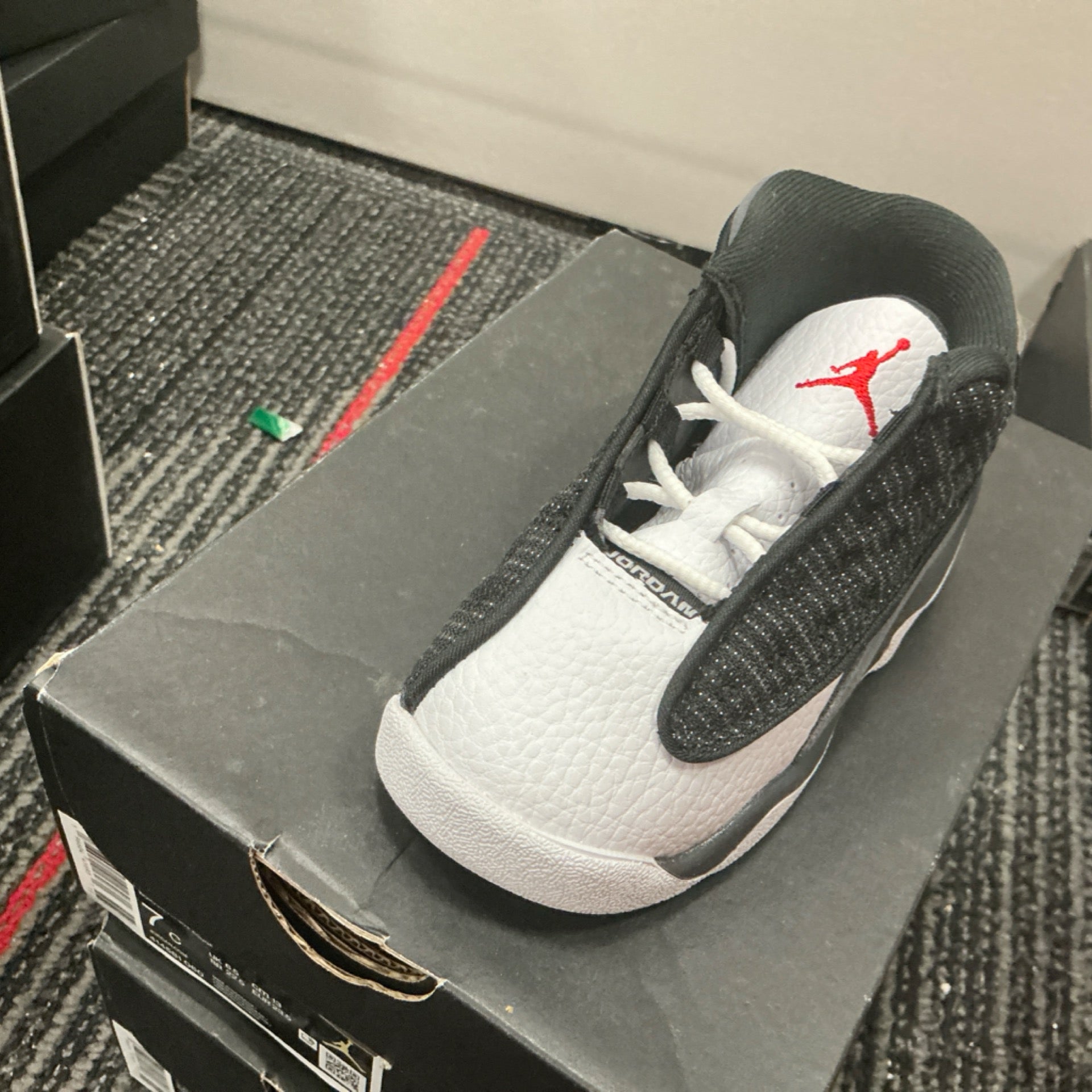 Air Retro 13 Basketball Shoes in Black/Black Leather/Suede