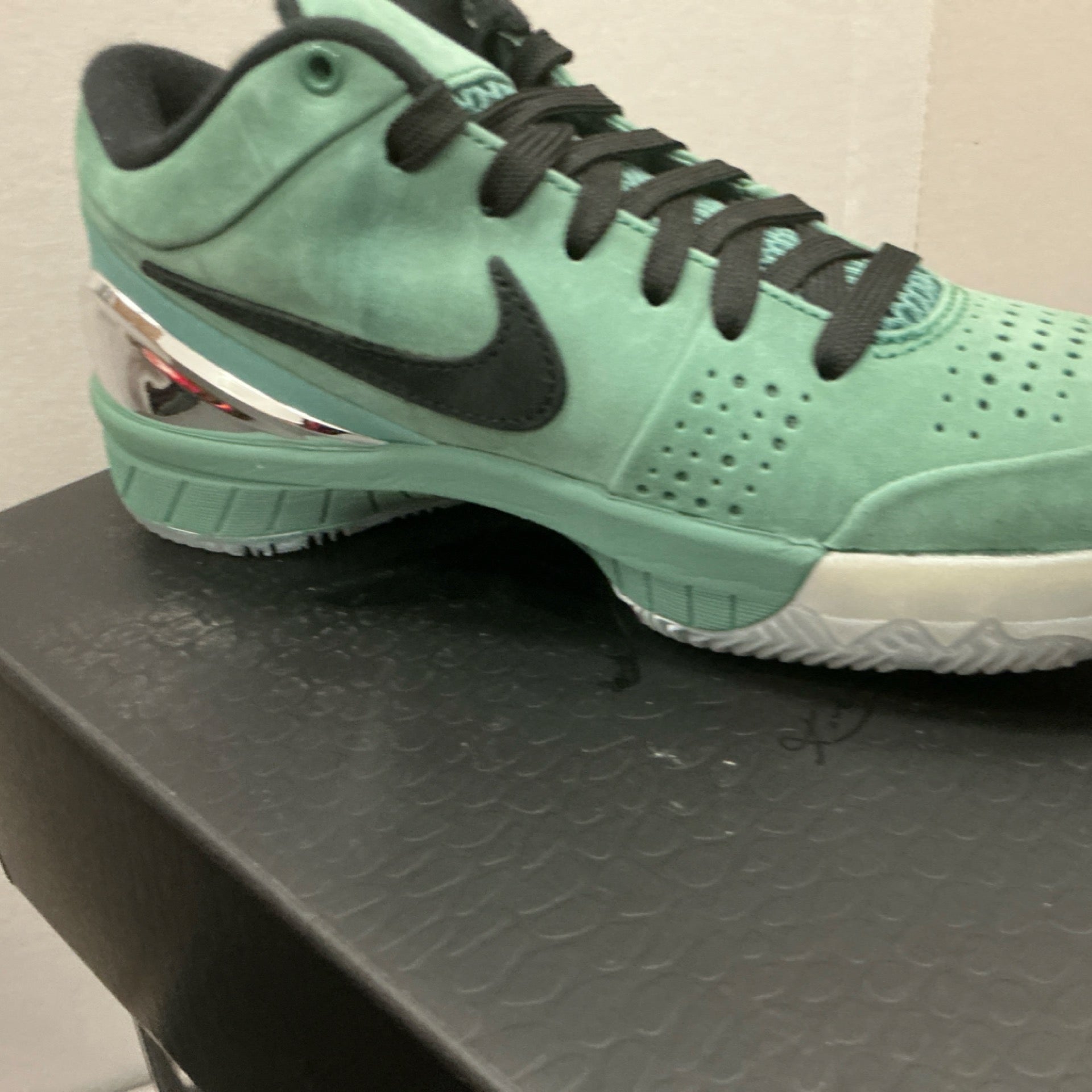 Mens Kobe 4 Protro_Bicoastal/Black-Metallic Silver F