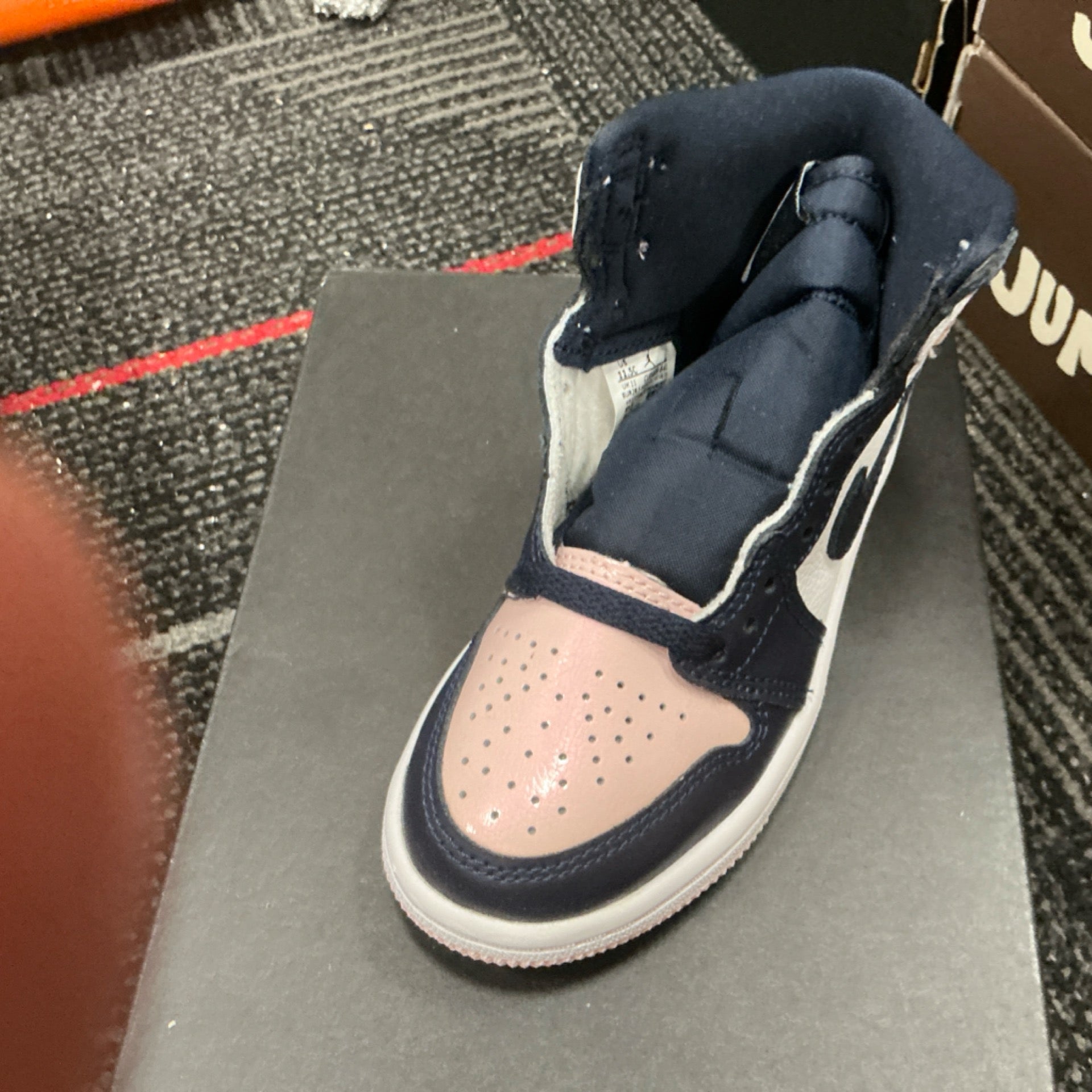 Air Jordan 1 Retro High OG 'Bubble Gum' (PS)
