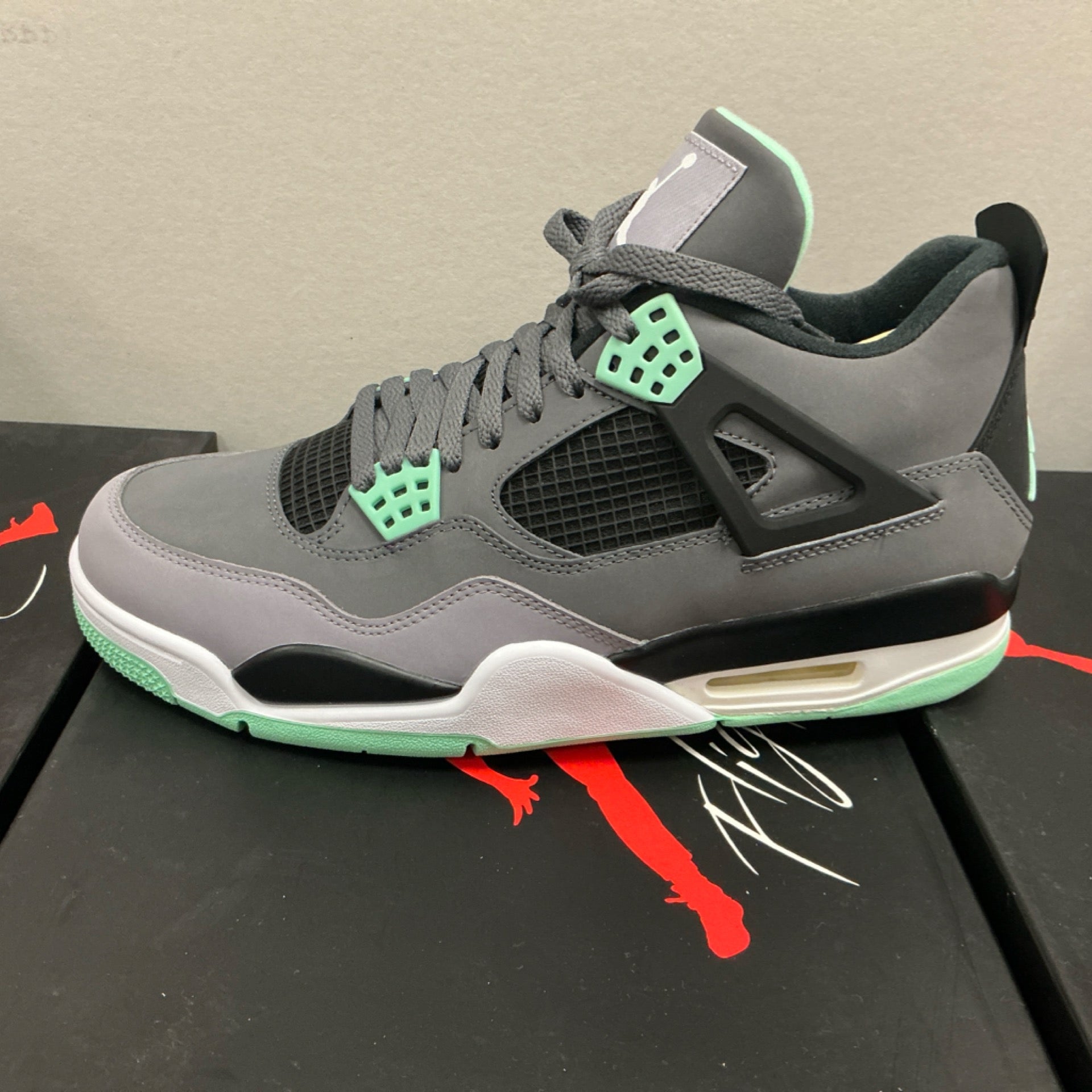 Air Jordan 4 Retro 'Green Glow'