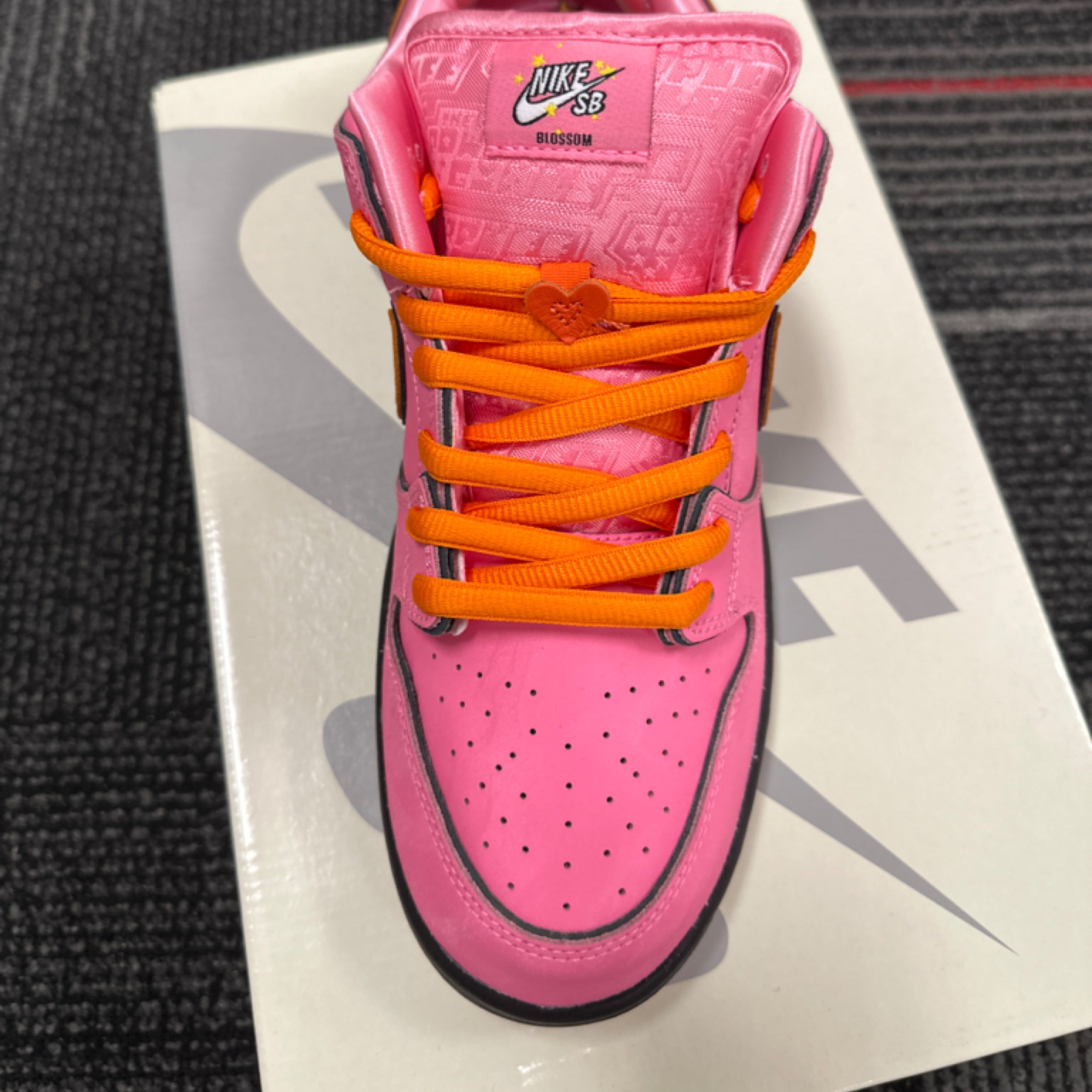 Nike Dunk SB X Powerpuff Girls “Blossom” (